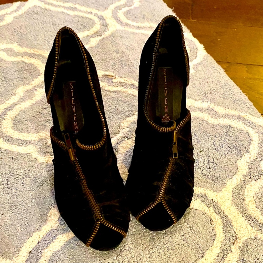 Steve Madden Velvet Zipper Heels